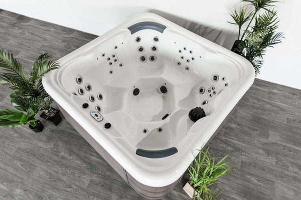 Pagani Limited X 7 person hot tub