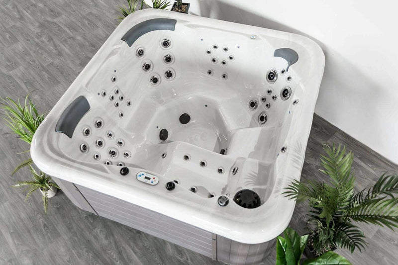 Pagani Platinum 6 person hot tub