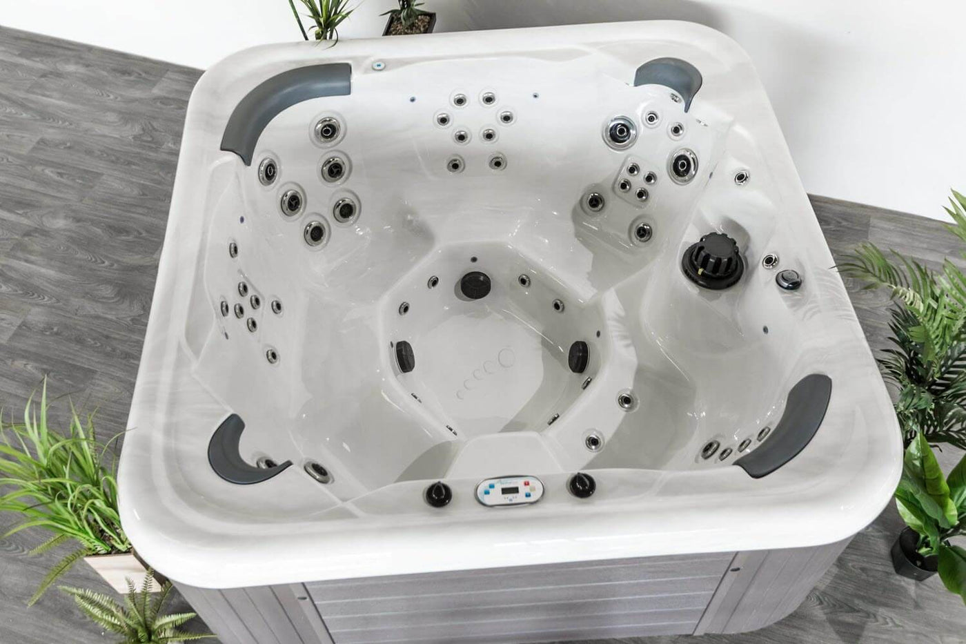 Pagani Premium X Hot Tub | 7 Foot Hot Tub | Barefoot Pagani Premium X Hot Tub | 7 Foot Hot Tub | Barefoot